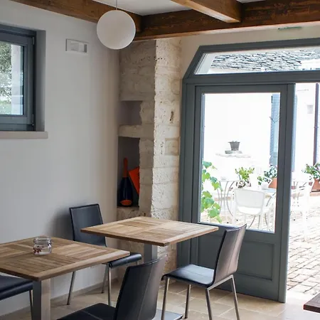 Corte Trullo Sovrano Bed & Breakfast 4*