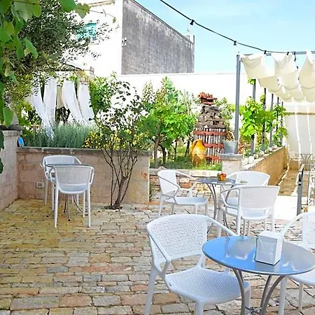 Alojamento de Acomodação e Pequeno-almoço Corte Trullo Sovrano 4*